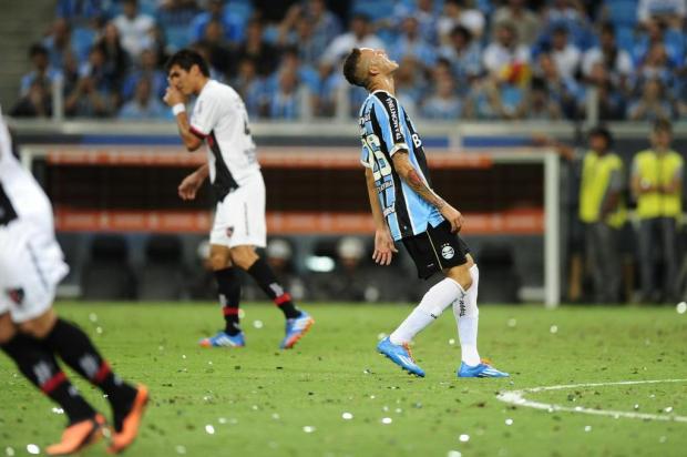 Grêmio pressiona no segundo tempo, mas empata em 0 a 0 com Newell's Old Boys pela Libertadores Félix Zucco/Agencia RBS