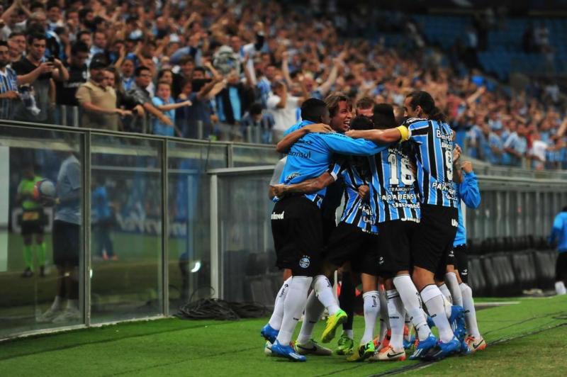 Grêmio e Brasil-PEL se enfrentaram pela semifinal do campeonato gaúcho 2014:imagem 5