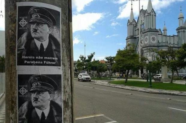 Imagens de câmeras próximas à Igreja Matriz de Itajaí devem identificar autor de cartaz em homenagem a Hitler Arquivo Pessoal/Arquivo Pessoal