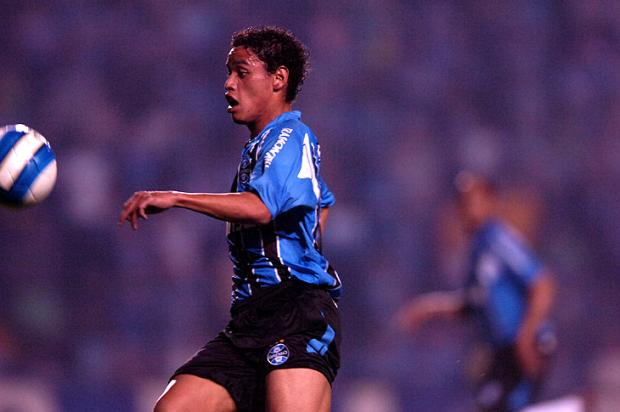 Grêmio ainda pode lucrar com Carlos Eduardo Jefferson Botega/Agência RBS Grêmio ainda pode lucrar com Carlos Eduardo Jefferson Botega/Agência RBS