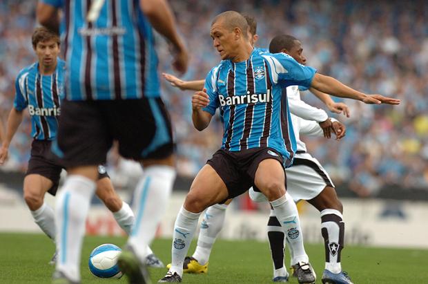 Grêmio muda de postura e vai aproveitar Eduardo Costa até agosto Fernando Gomes/Agência RBS