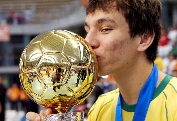 Craque no futsal, Mithyuê acha que fará sucesso no Grêmio  Cleber Gomes/Agência RBS
