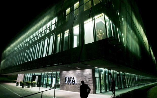 Na Fifa, Ricardo Teixeira aposenta Romário Steffen Schmidt/EFE Na Fifa, Ricardo Teixeira aposenta Romário Steffen Schmidt/EFE
