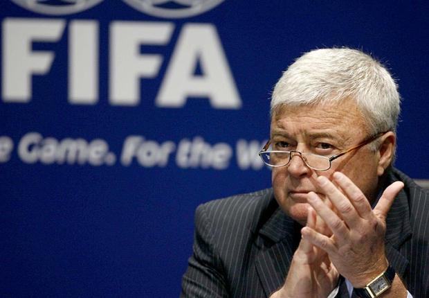 Ricardo Teixeira é reeleito presidente da CBF Steffen Schmidt/AP Ricardo Teixeira é reeleito presidente da CBF Steffen Schmidt/AP