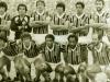 Onze de dezembro de 1983. Grêmio x Hamburgo disputavam o título Mundial de Clubes. Na equipe do Tricolor grandes feras: Mazarópi;Paulo Roberto, Baidek, De León e Paulo César Magalhães; China, Osvaldo e Mário Sérgio e Renato Portaluppi; Tarciso e Paulo César Caju