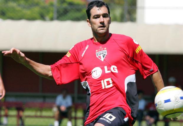 Danilo, ex-São Paulo, volta a ser opção para a meia Vipcommm, BD 17/11/2006/ Danilo, ex-São Paulo, volta a ser opção para a meia Vipcommm, BD 17/11/2006/