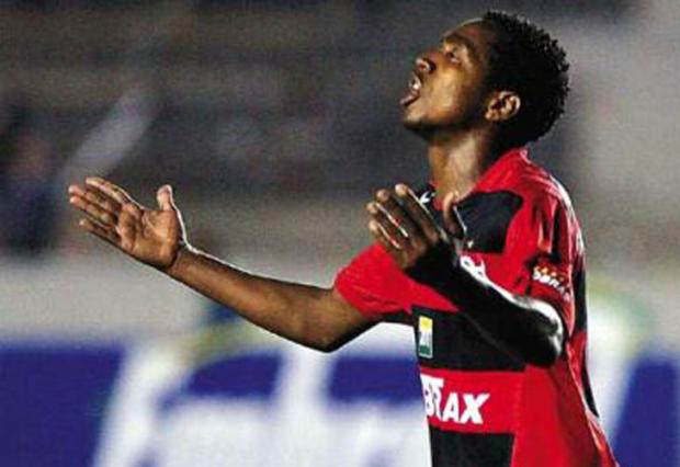 Renato e Rochemback voltam a ser alternativas para o Grêmio Marcelo Sayao, EFE /