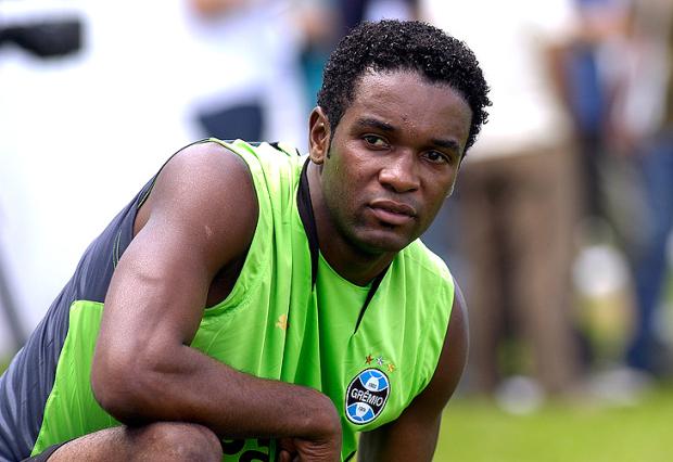 Reinaldo segue como titular do Grêmio frente ao Sapucaiense Almir Dupont/Agência RBS Reinaldo segue como titular do Grêmio frente ao Sapucaiense Almir Dupont/Agência RBS