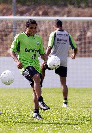 Anderson Pico já admite jogar no meio campo do Grêmio Almir Dupont/Agência RBS Anderson Pico já admite jogar no meio campo do Grêmio Almir Dupont/Agência RBS