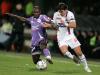 Já o Lyon ganhou do Toulouse, na volta do Campeonato Francês. O brasileiro Juninho Pernambucano foi autor do segundo gol do Lyon