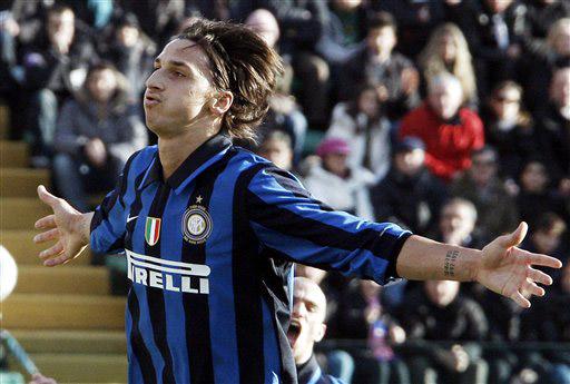 Inter de Milão vence mantém vantagem sobre Roma no Italiano Fabio Muzzi/AP Inter de Milão vence mantém vantagem sobre Roma no Italiano Fabio Muzzi/AP