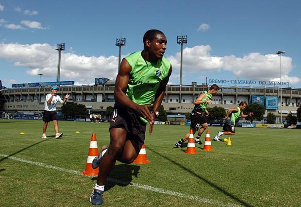 Estréia de Perea no Grêmio depende de atuação em amistoso da Colômbia Valdir Friolin/Agência RBS