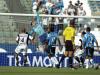 Goleiro Victor faz boa defesa. O Santa Cruz também assustou algumas vezes o gol gremista