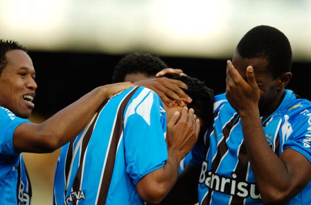 Grêmio bate o Santa Cruz e se reabilita no Gauchão Jefferson Botega/