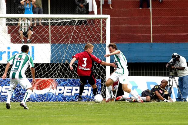 Juventude vence Brasil-Pe por 2 a 1 em Caxias do Sul Almir Dupont/ Juventude vence Brasil-Pe por 2 a 1 em Caxias do Sul Almir Dupont/