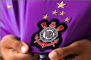 Corinthians lança camisa roxa Divulgação/ Corinthians lança camisa roxa Divulgação/