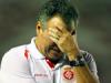O técnico Abel Braga mostrou o dessepero de ver a equipe desintrosada em campo. Nem as substituições ajudaram para o time sair, pelo menos, com o empate