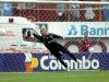 Aos 18 minutos do primeiro tempo, Paulo sérgio cobra falta na entrada da área e faz um bonito gol
