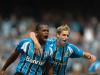Aos dois minutos, o Grêmio abriu o placar, com Tadeu (E)