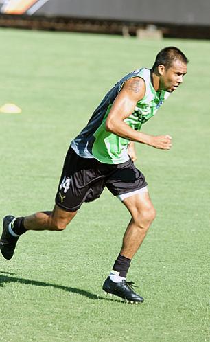 Hidalgo ainda não sabe se ficará no Grêmio  Valdir Friolin /