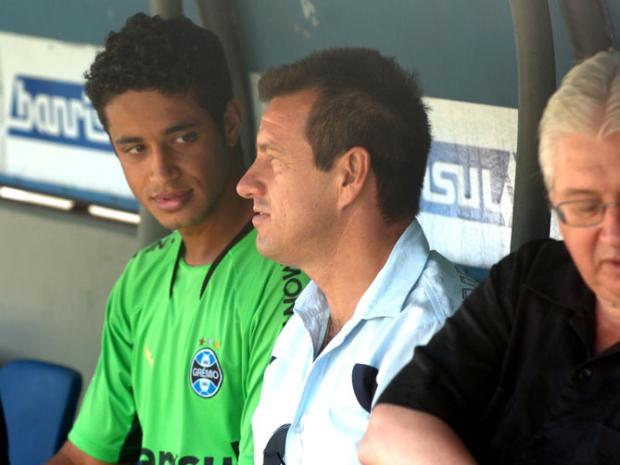 Multa rescisória do zagueiro Léo ultrapassa os R$ 40 milhões Arivaldo Chaves/ Multa rescisória do zagueiro Léo ultrapassa os R$ 40 milhões Arivaldo Chaves/