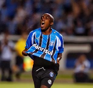Pela melhor campanha, Grêmio recebe o Sapucaiense Valdir Friolin / Pela melhor campanha, Grêmio recebe o Sapucaiense Valdir Friolin /