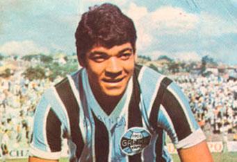 Há 30 anos, atacante Alcindo encerrava carreira pelo Grêmio Editoria de arte/ Há 30 anos, atacante Alcindo encerrava carreira pelo Grêmio Editoria de arte/