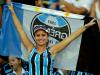 Mulheres com bandeiras, para mostrar todo o amor ao clube