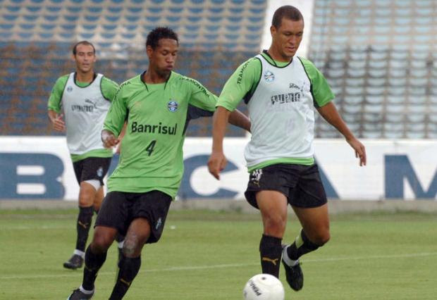 Eduardo Costa não deve ficar no Grêmio Arivaldo Chaves / Eduardo Costa não deve ficar no Grêmio Arivaldo Chaves /
