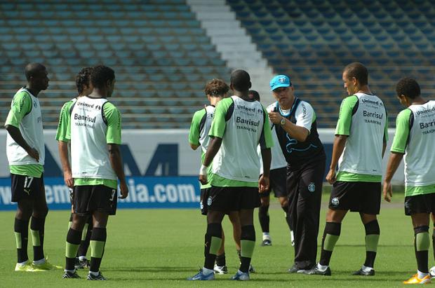 Comissão técnica gremista diminui ritmo dos treinos para evitar lesões Arivaldo Chaves /