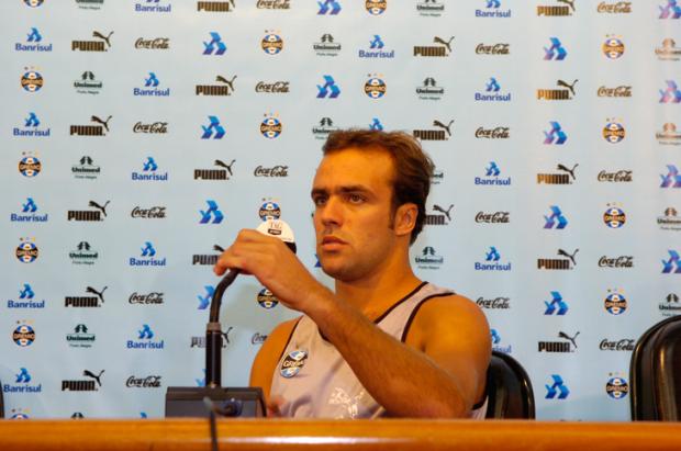 Roger promete processar imprensa por repercussão do caso de doping no Gauchão Jefferson Botega /