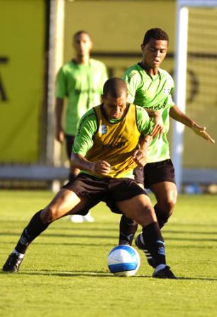 Krieger garante que reforços chegarão ao Grêmio na próxima semana Jefferson Botega / Krieger garante que reforços chegarão ao Grêmio na próxima semana Jefferson Botega /