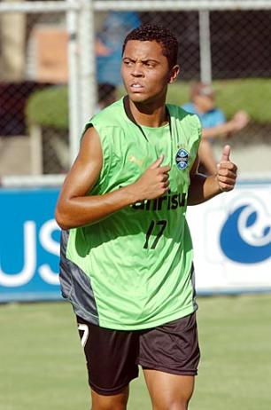Rafael Carioca começa a ganhar espaço no Grêmio Genaro Joner/