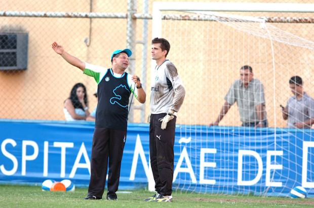 Celso Roth considera que jogo com o Ivoti é apenas um treino Valdir Friolin/ Celso Roth considera que jogo com o Ivoti é apenas um treino Valdir Friolin/