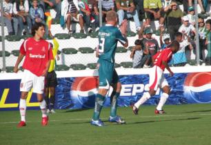 Nilmar reclama ao ser substituído contra o Juventude Eduardo Cecconi/clicRBS/ Nilmar reclama ao ser substituído contra o Juventude Eduardo Cecconi/clicRBS/