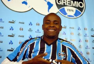 Grêmio apresenta volante Makelele Júlio Cordeiro / Grêmio apresenta volante Makelele Júlio Cordeiro /