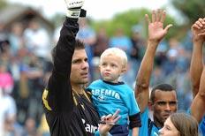 Goleiro Victor ansioso para estrear na Série A com o Grêmio Valdir Friolin / Goleiro Victor ansioso para estrear na Série A com o Grêmio Valdir Friolin /