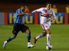 Depois do gol, o Grêmio começou a ter o domínio da partida e quase ampliou. O São Paulo também respondia e tentava um empate