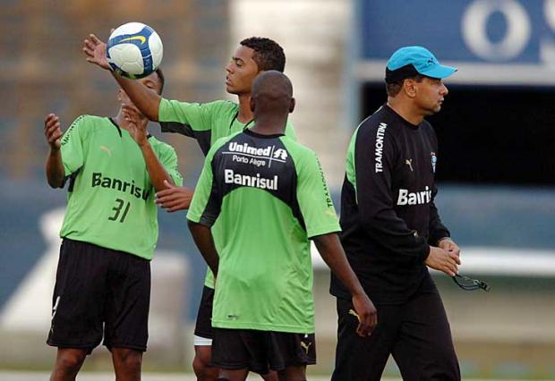 Grêmio volta ao Olímpico em busca da segunda vitória no Brasileirão Valdir Friolin/
