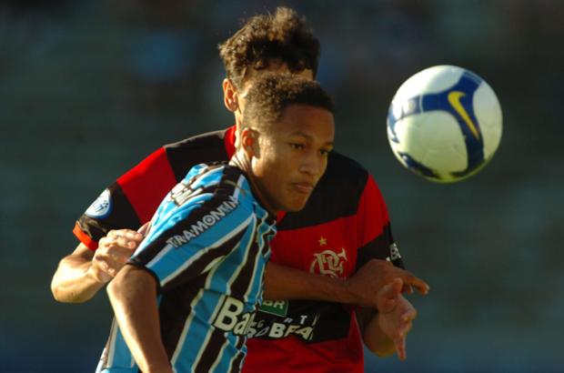 Jogadores do Grêmio elogiam goleiro do Flamengo Mauro Vieira/ Jogadores do Grêmio elogiam goleiro do Flamengo Mauro Vieira/