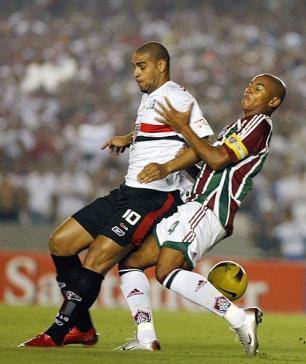 Fracasso do São Paulo pode antecipar volta de Adriano à Itália Antonio Lacerda, EFE /