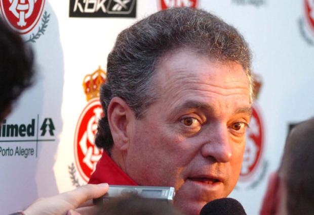 Abel confirma proposta do Botafogo, mas só troca o Inter pelo Exterior Valdir Friolin / Abel confirma proposta do Botafogo, mas só troca o Inter pelo Exterior Valdir Friolin /
