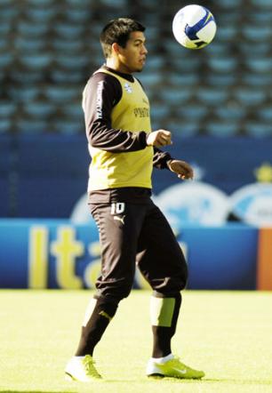 Atlético-PR empresta paraguaio Julio dos Santos ao Cerro Porteño Jefferson Botega / Atlético-PR empresta paraguaio Julio dos Santos ao Cerro Porteño Jefferson Botega /