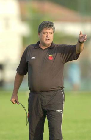 Geninho fica satisfeito com suposto interesse do Grêmio Divulgação/