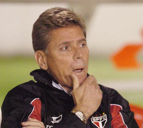 Nome de Paulo Autuori ganha força no Olímpico Ricardo Duarte /
