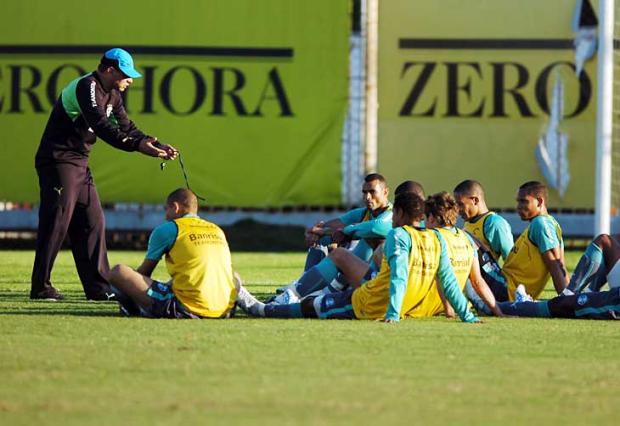Mesmo recuperado, Léo ficará de fora do jogo com o Ipatinga Daniel Marenco/ Mesmo recuperado, Léo ficará de fora do jogo com o Ipatinga Daniel Marenco/