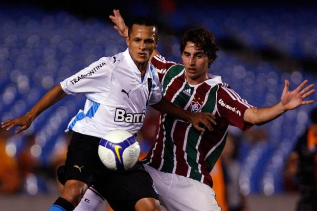 Grêmio empata com o Flu e amplia vantagem na liderança André Mourão, Gazeta Press /