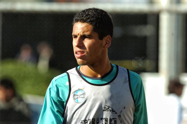 Willian Magrão diz que Grêmio vai mais tranqüilo contra o Santos Valdir Friolin /