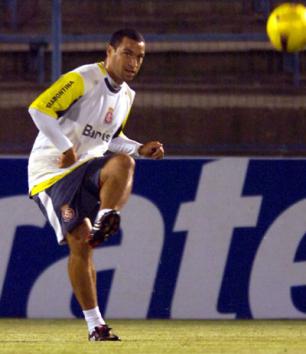Cheio de reservas, Inter enfrenta Universidad Católica Alexandre Lops, Inter/