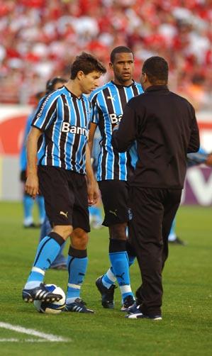 Grêmio pode ter cinco desfalques contra o Botafogo Valdir Friolin /